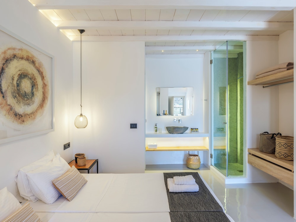 Mykonist Merchia Beach Villas & Suites