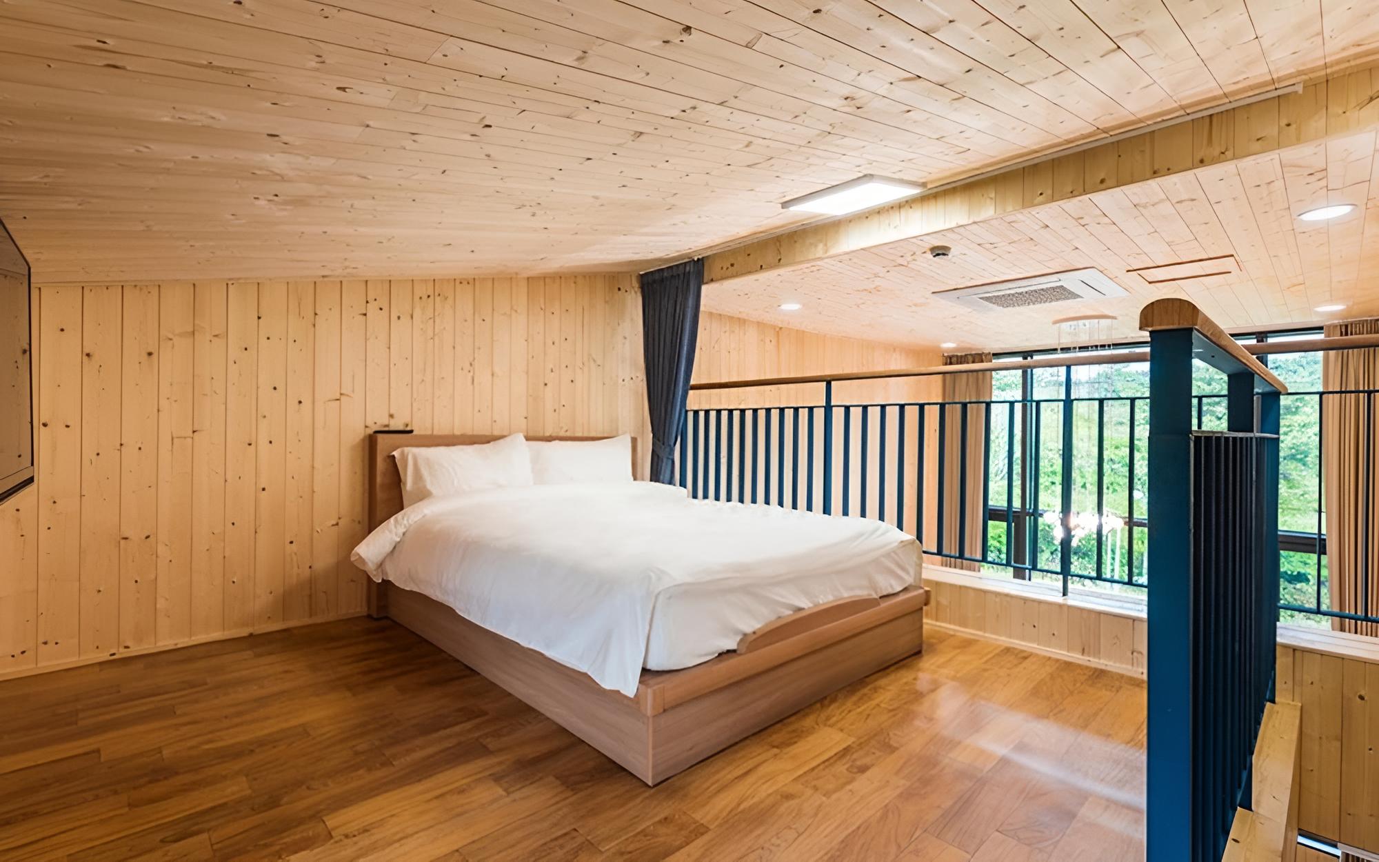 Jeju One Pine Tree Pension view 5