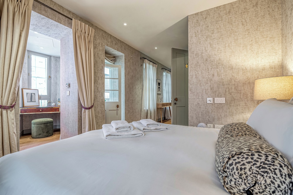 Luxury flats near Big Ben and London Eye
