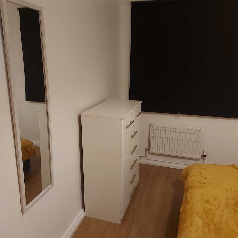 Lovely 2-bed Apartment in Milton Keynes view 4