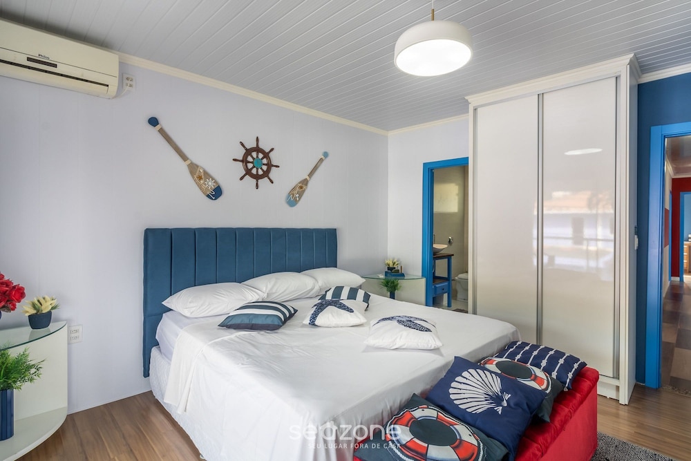 Apt w/ Balcony, 3 Bedrooms Close to Beach Rsu3842