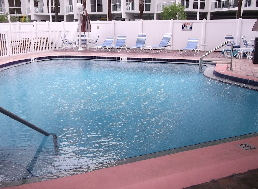 Voyager Beach Club