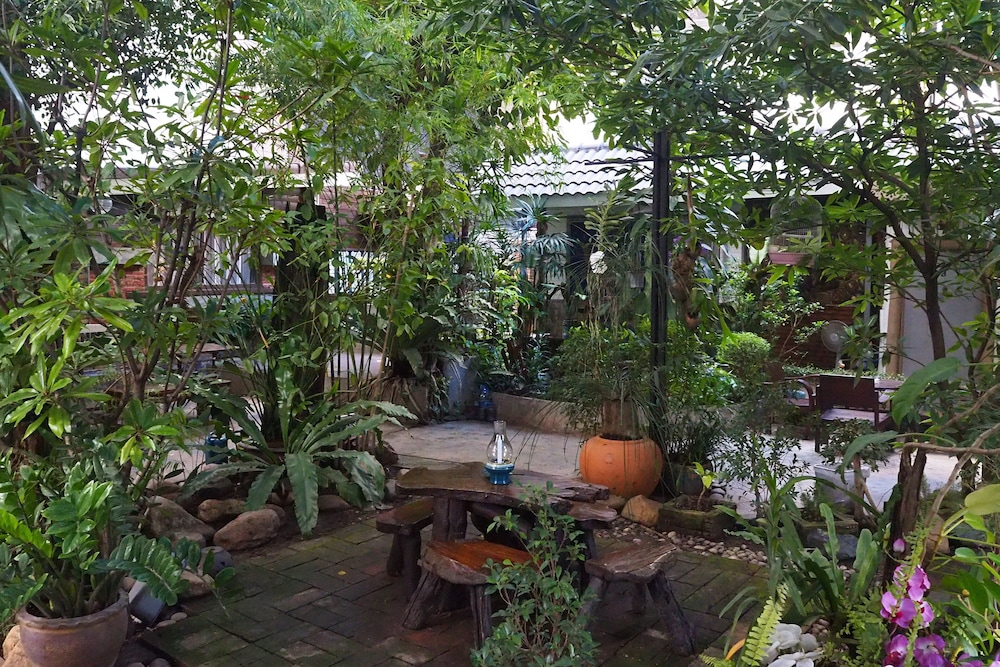 Stay With Me Guesthouse