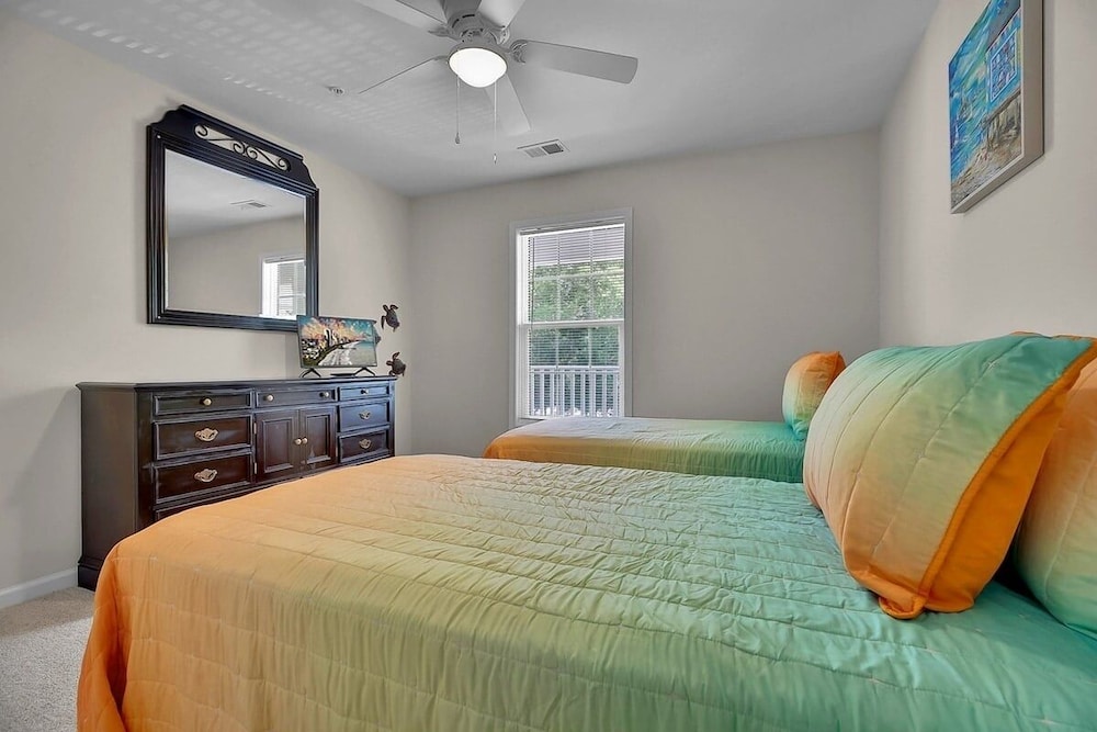 River Oaks 30h 2 Bedroom Condo