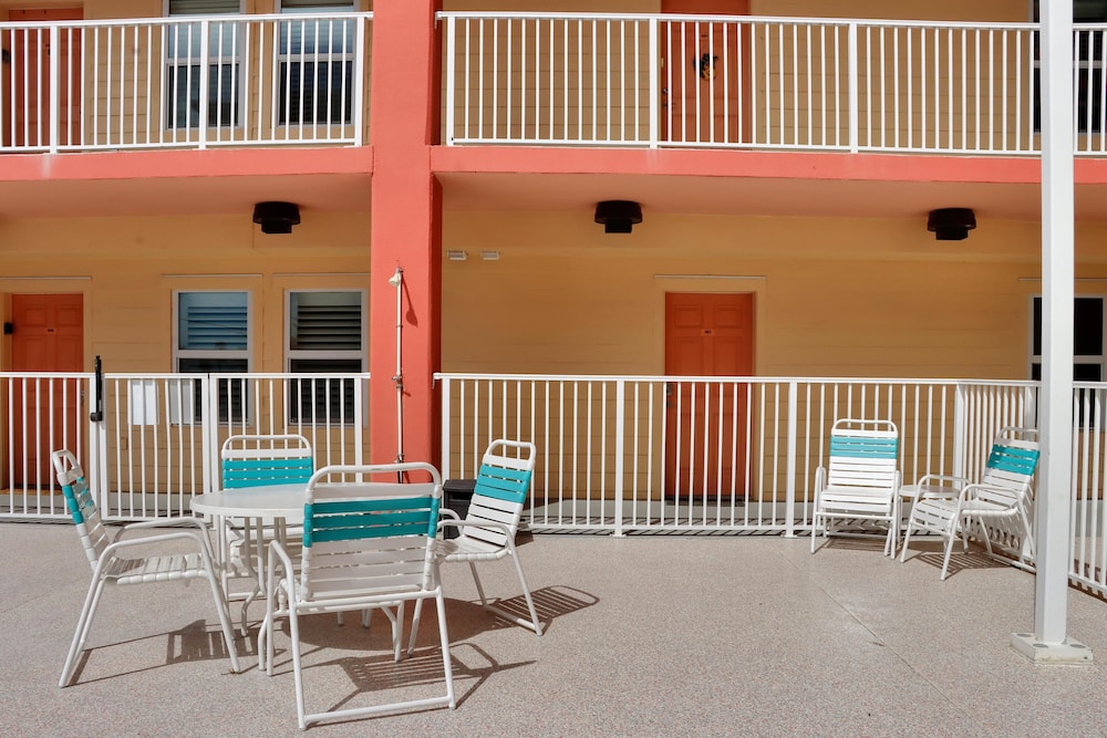 Paradise Shores 105