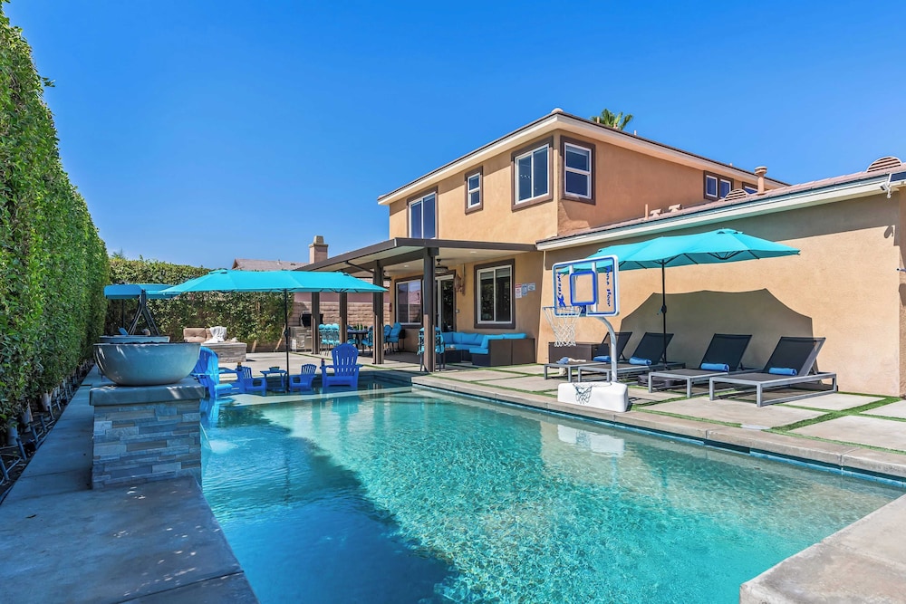 Casa Campo 5BR Desert Oasis w/ Pool, Firepit, & Outdoor Lounge