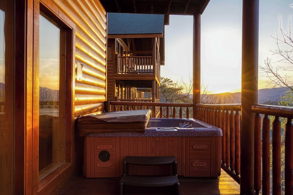Hot Tub, Game Room, Movie Theater, View Sleeps 18 Lookout Lodge by Avantstay