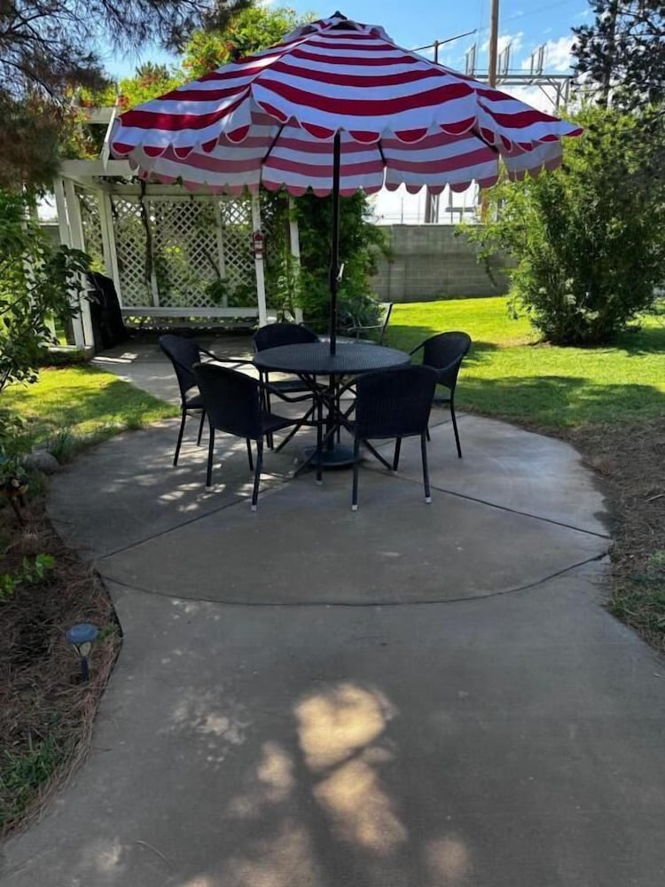 Adobe Rose Inn