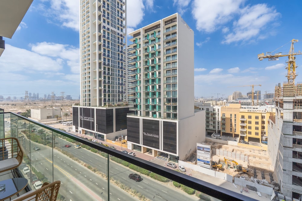 Peace and Tranquility in This 1 Bedroom in JVC