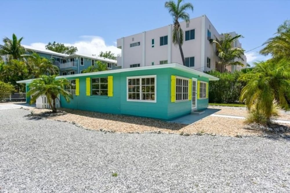 3706 Gulf Dr 2 Bedroom Home by RedAwning