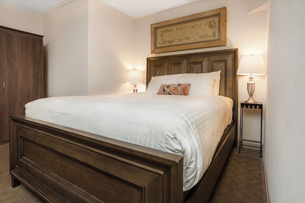 Niagara-on-the-Lake Vacations - The Shaw Club Hotel - Property Image 43