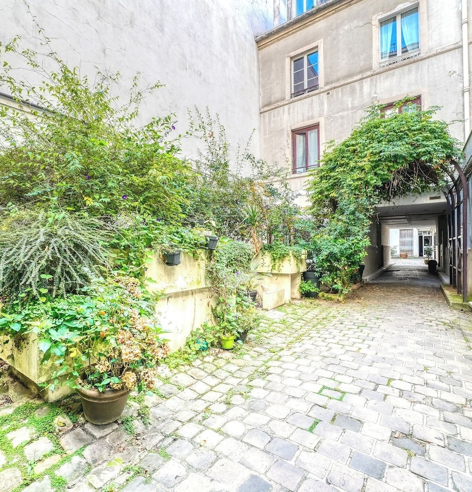 1614 Sevres