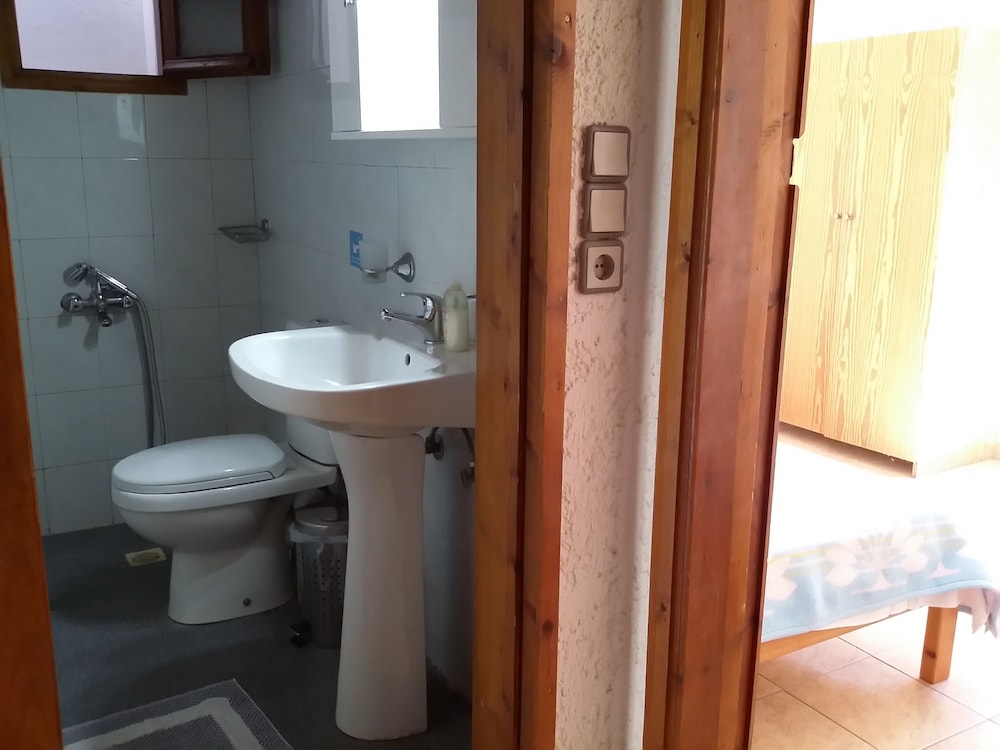 Exclusive Cottages in a Quiet Oliverove Near the sea view 5
