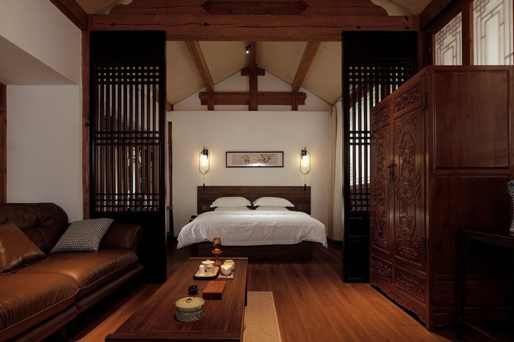 Shaxi Ancient Town Chang Le Li Chinese Courtyard Hotel