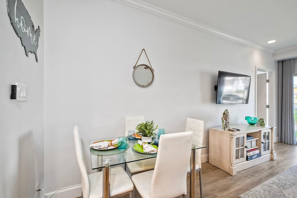 La Costa Gem - Condo for 3!