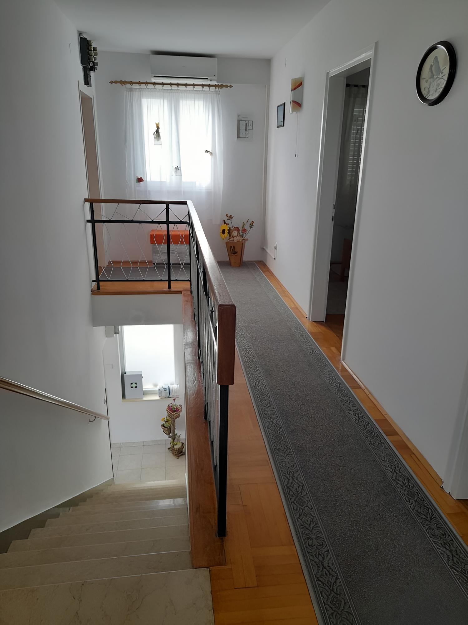 Photo 37