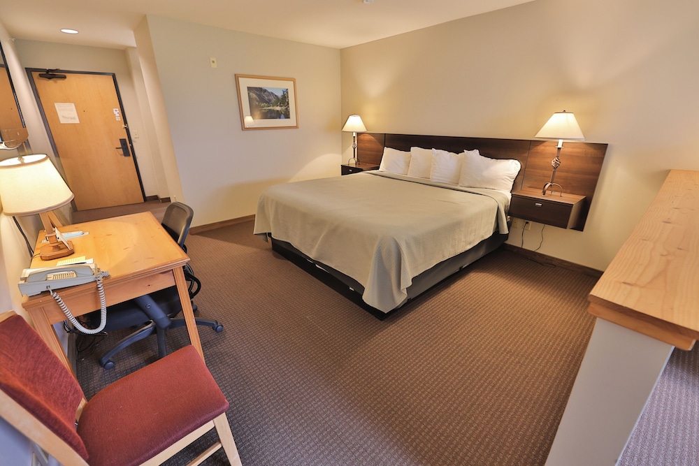 Salmon Rapids Lodge