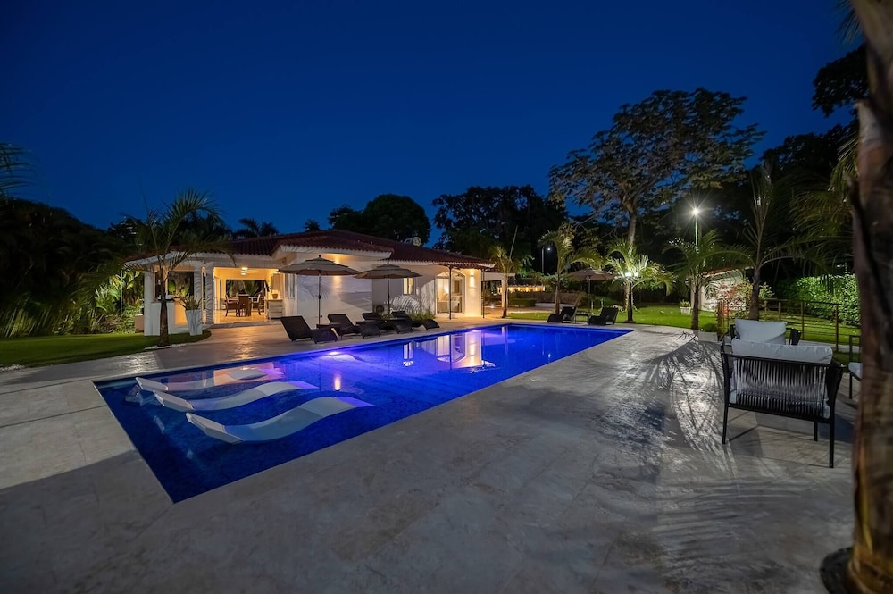 Villa Royale Luxury 4-bedroom Paradise In Sosua