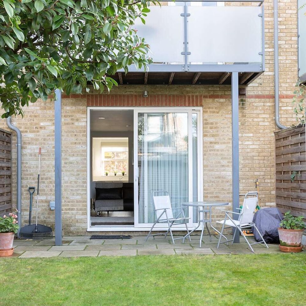 outdoor bbq area