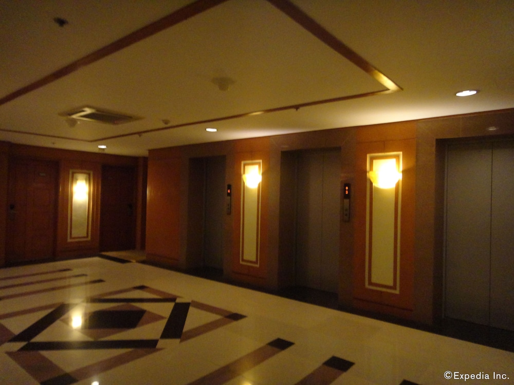 Cebu Vacations - Cebu Parklane International Hotel - Property Image 6