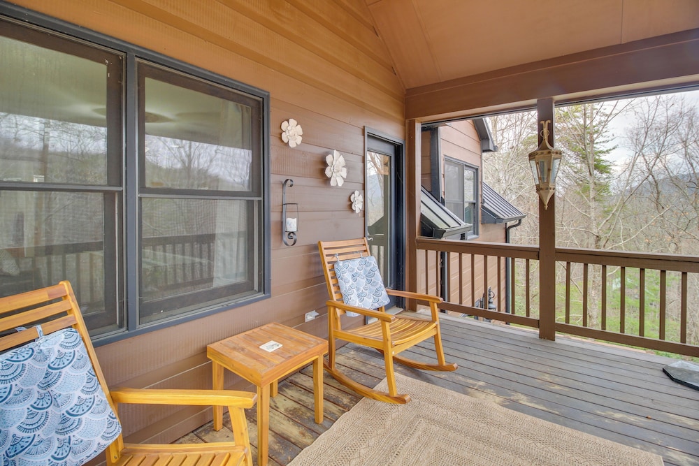 Community Perks: Mtn-view Ellijay Cabin w/ Hot Tub
