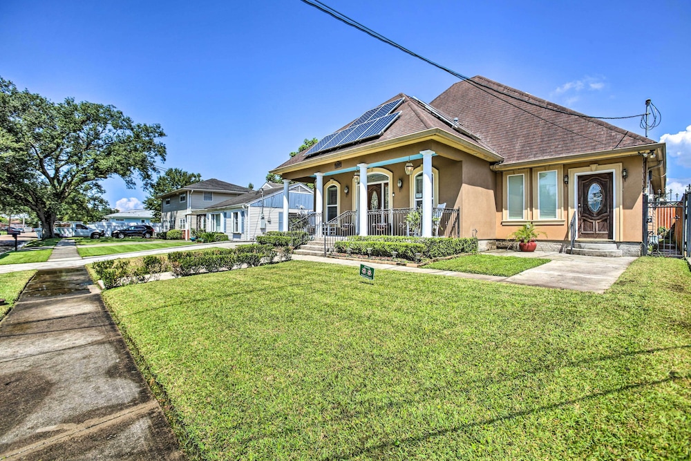 5 Mi to Bourbon Street: Nola Home w/ Fenced Yard!