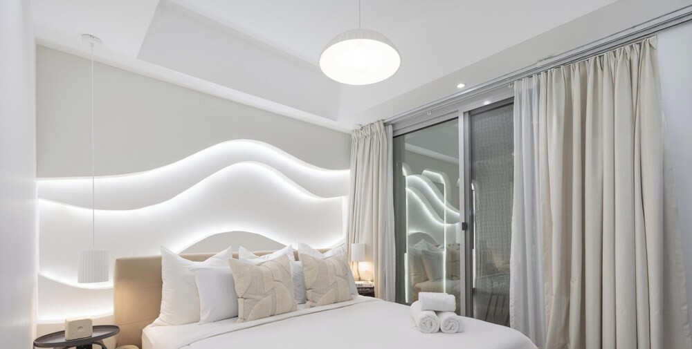 LUX The Sky Dubai Eye View Suite
