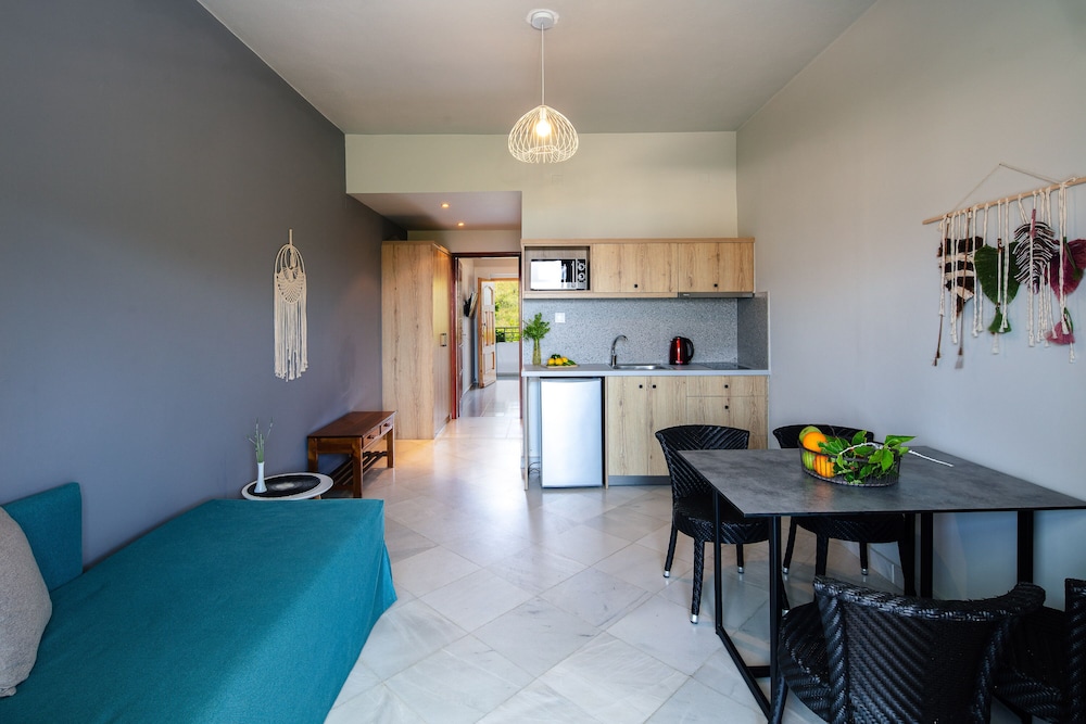 Anthos Apartments