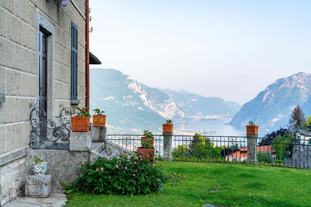 Family Villa with Stunning Lake View by Wonderful Italy view 5
