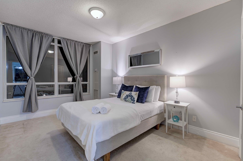 Pelicanstay at Square One Mall