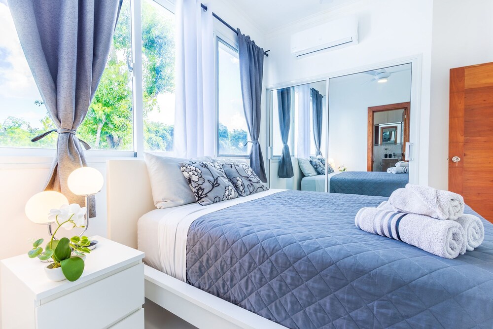 New Stylish 3BR Villa With Private Pool Terrace