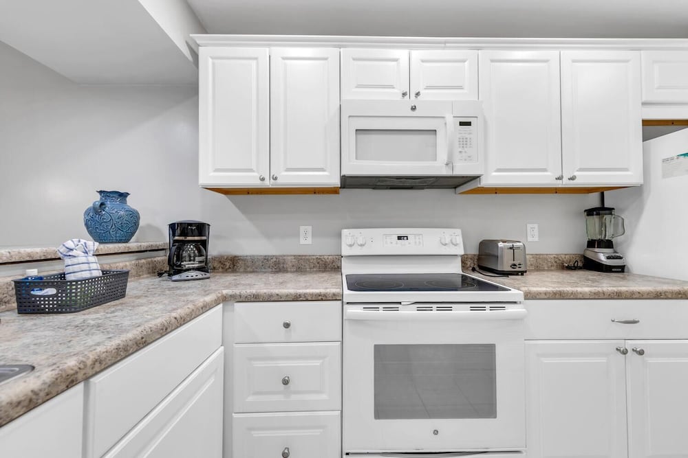 Edgewater Golf Villa 3204