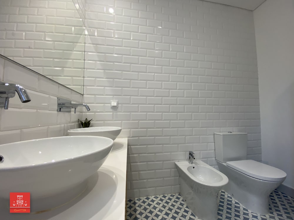 Quartos Casas da Biquinha, casa de huéspedes en Sintra — bathroom