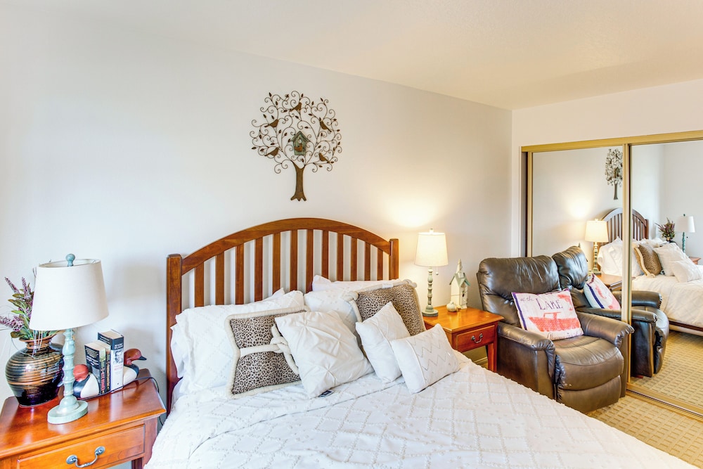 Water Views + Fireplace: Lake Arrowhead Condo