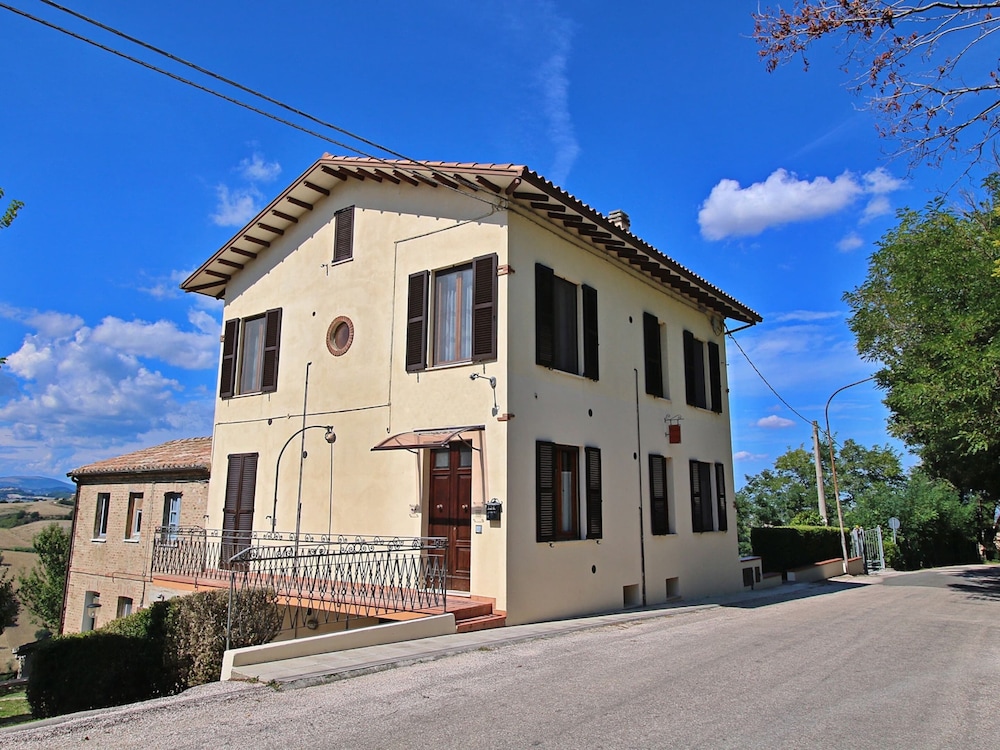 Apartment in Piticchio With Pool and BBQ view 2
