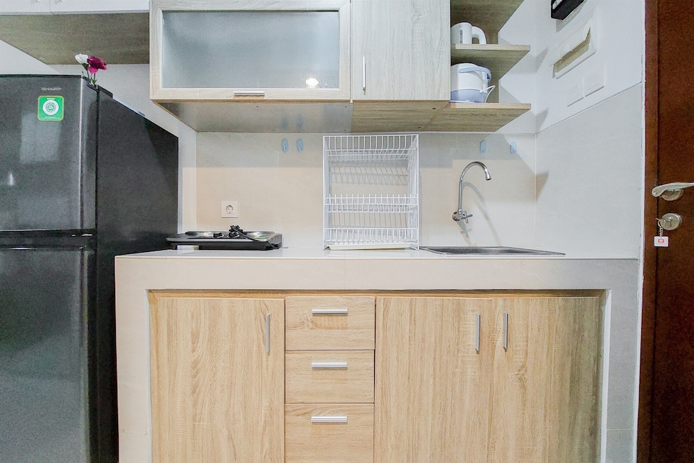 Good Deal and Comfy Studio Apartment at Springwood Residence