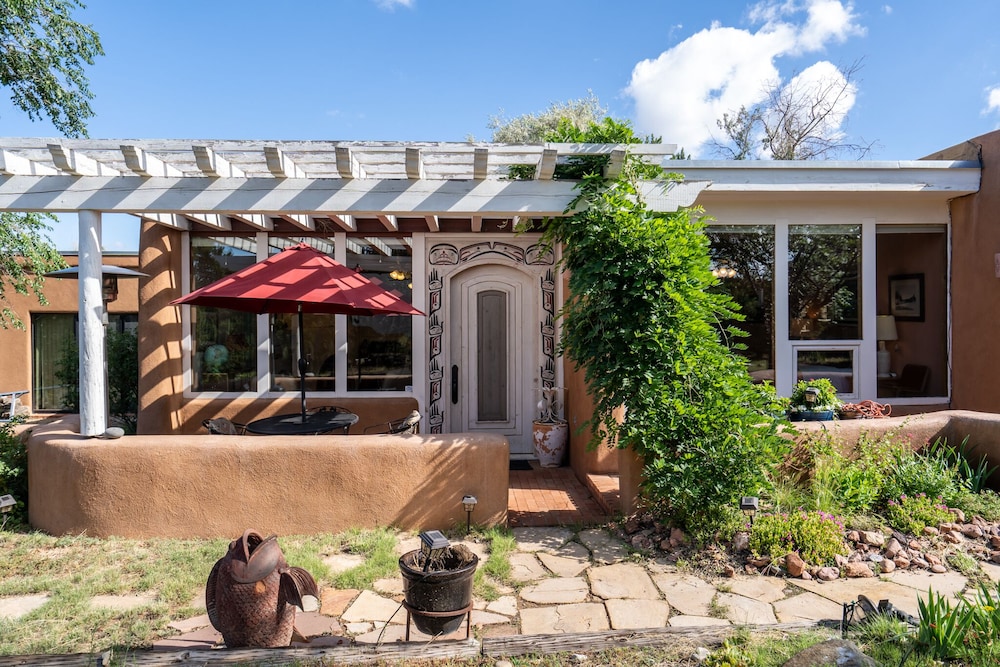 Santa Fe Fashion Designer's Home view 5