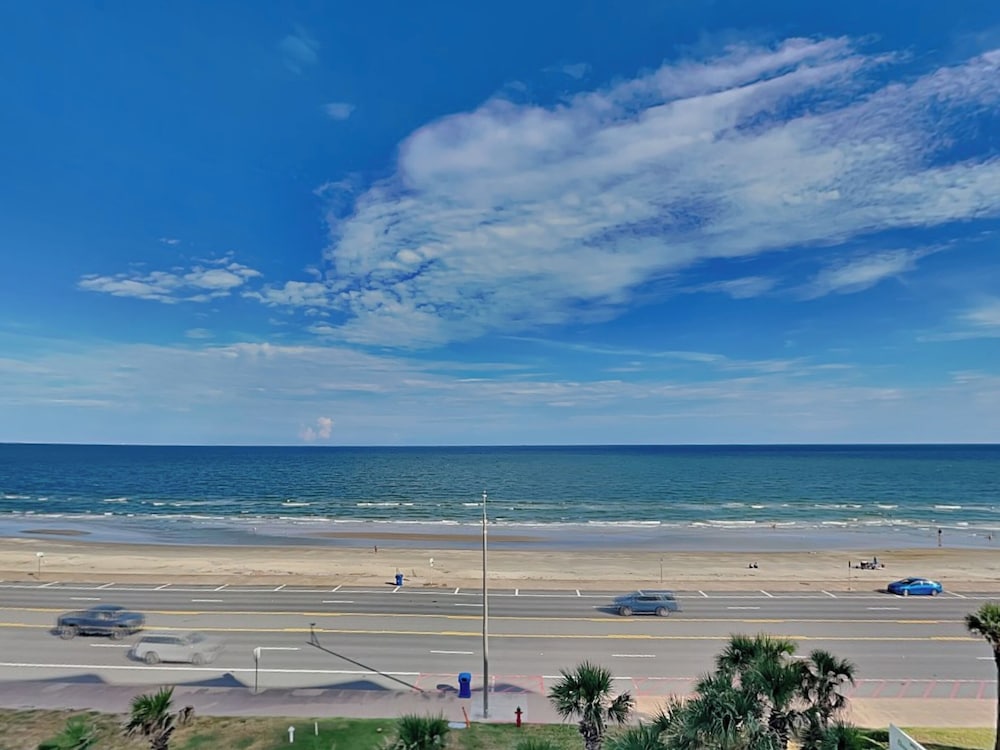Sea Breeze by Ryson Vacation Rentals