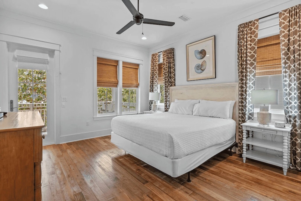 Watercolor 75 by Avantstay Luxury Private Pool + Bonfires