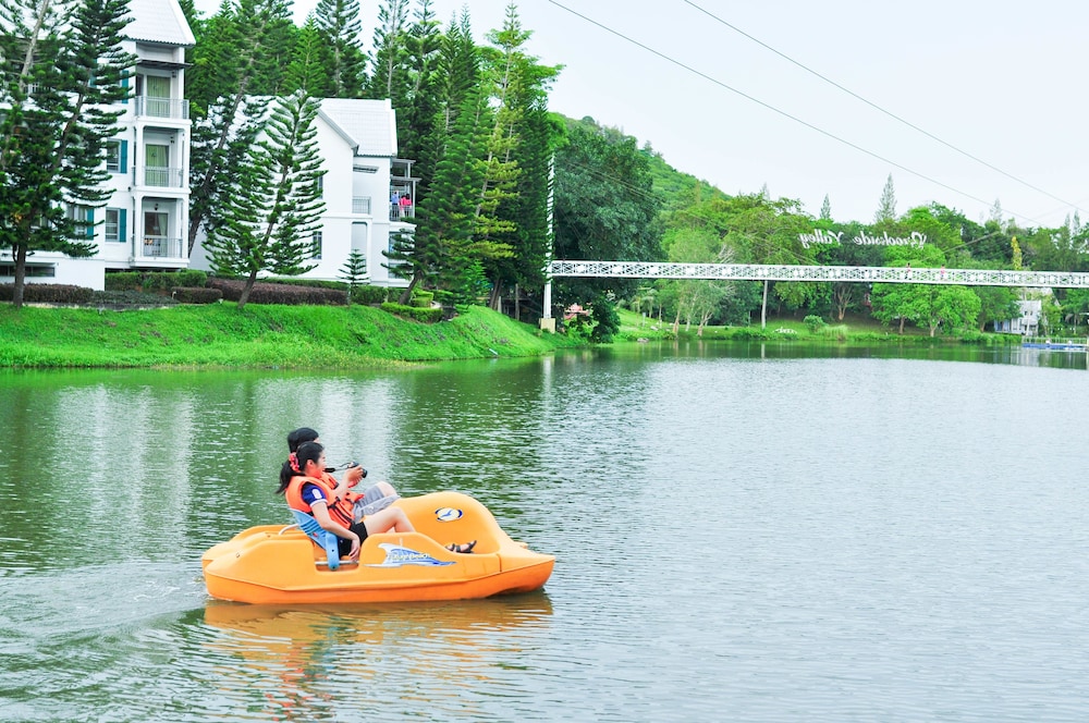 Brookside Valley Resort