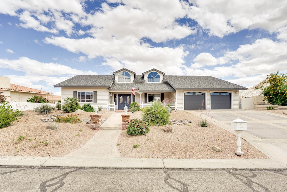 3 Mi to London Bridge: Lake Havasu City Home view 5