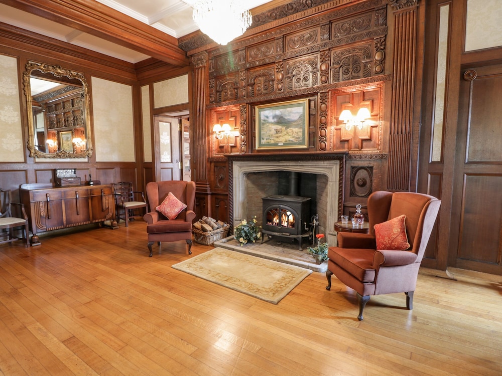Auchentroig House