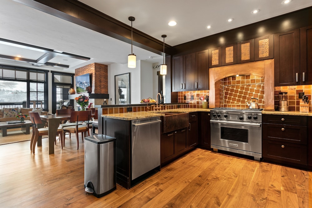 Flagstaff Lodge at Deer Valley Resort - Two Bedroom Residence #305 2 Condo