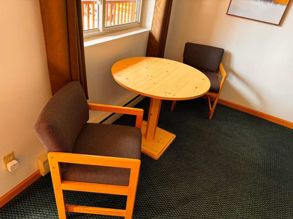 Lone Eagle Lodge - Property Image 36