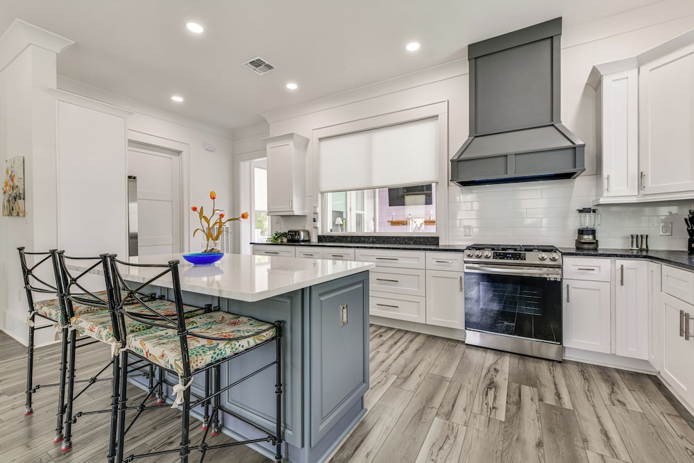 Walk to Pass Christian Beach: Stunning Family Home