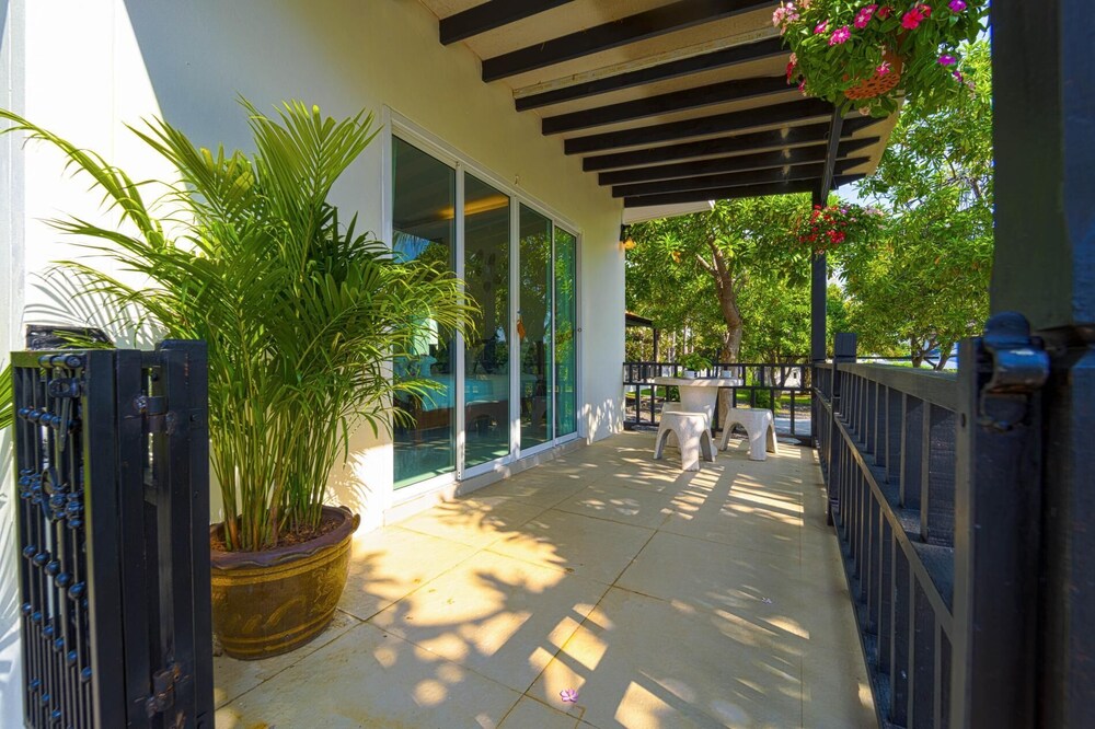 Fantastic 7 Bungalow Private Resort BR7