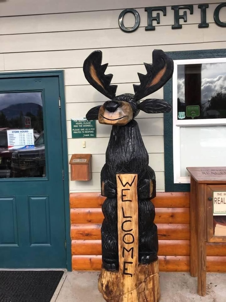 Lakeside Resort and Motel