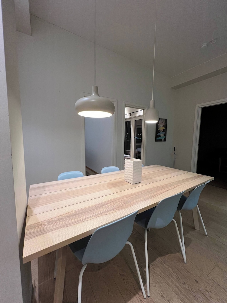 Stylish Seaview 4 Beds Central Apartment Sorenga