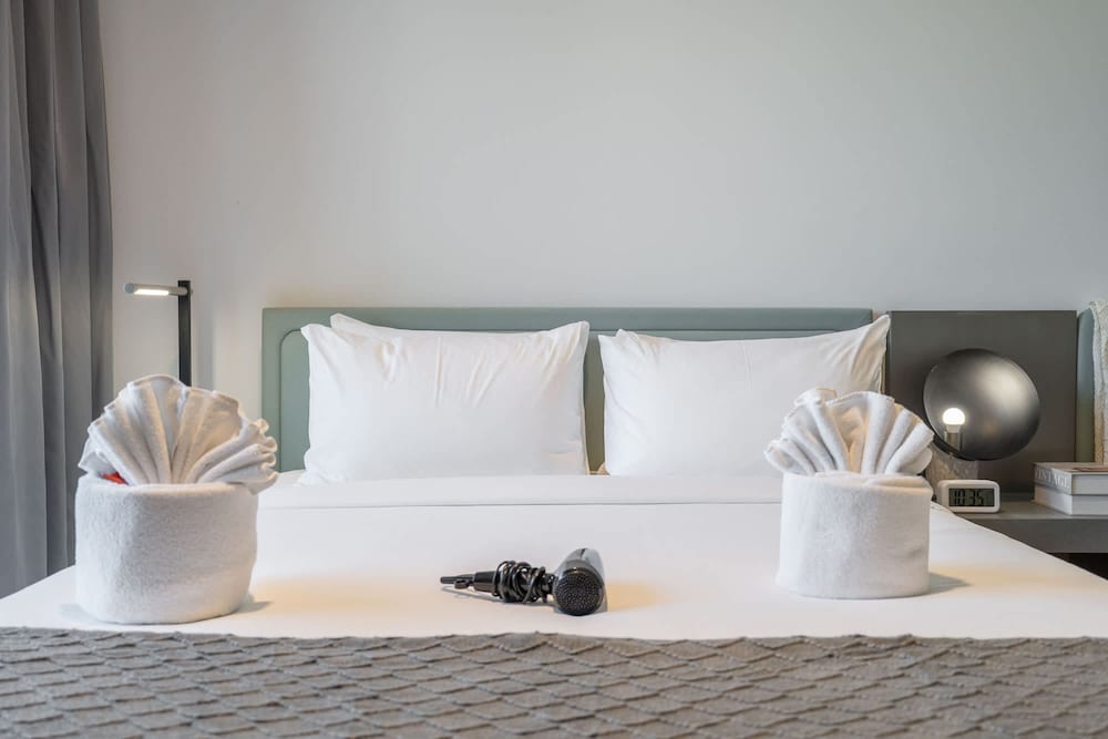 Modern and Stunning Studio in MAG 910 MBR City