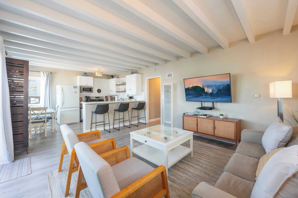 Sleeps 18 Dock, Walk to Beach, Balboa Fun Zone & Dining Edgewater Place